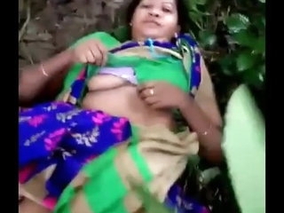 kya mast lag rahi hai hindu freand ki bhabhi