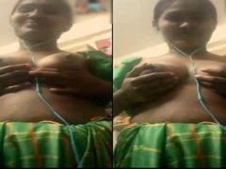 Today Exclusive-Sexy Desi Bhabhi On video Cal...